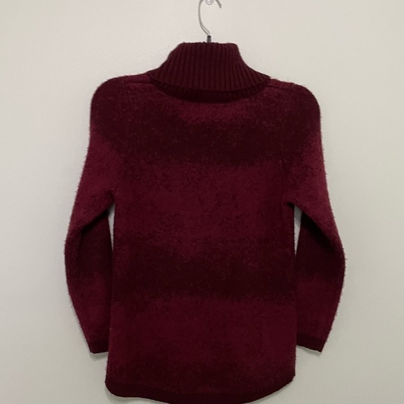 Apt 9 soft sweater with cowl neck in a beautiful deep burgundy color size medium - Picture 5 of 6